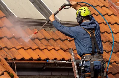 Démoussage et hydrofuge de toiture à Étables